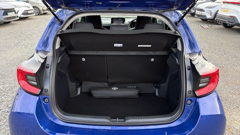 Toyota Yaris 1.5 Hybrid Design 5dr CVT Hybrid Hatchback